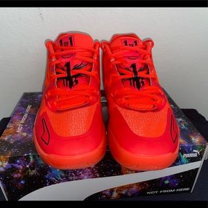 9/10 condition comes with original box